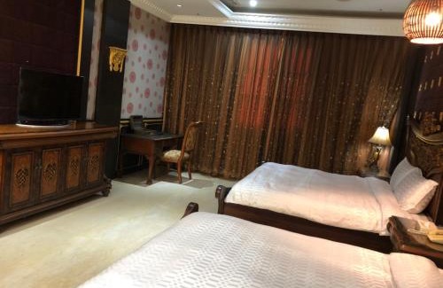 West District Hotel | 嘉義永鎮御花園汽車旅館