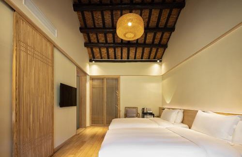 Yi County Bed & Breakfast | 宏村塔川书院Hongcun Resort