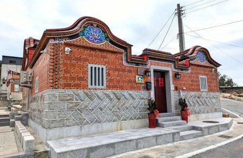 Jinhu House | 木馬丑盒子古厝民宿 Troy Droll Bin