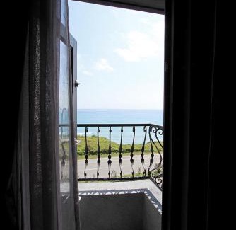Hualien Bed & Breakfast | 窗外的海 - 海洋公園旁