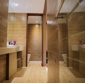 Hualien City Centre Bed & Breakfast | 車站100m民宿丨電梯附停車場