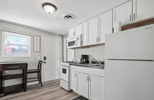 Wausau House | 0.8 mi to hospital: Pet-Friendly Gem in Wausau!