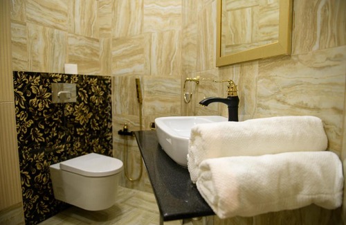 Ufa Apartment | 01411а Верхняя Торговая Residence Трехкомнатные апартаменты с Джакузи и Панорамным видом