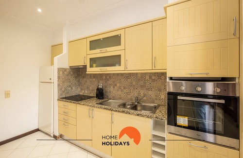 Correeira House | #015 Buganvilia by Home Holidays