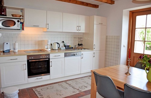 Alt Reddevitz Apartment | 02 Holiday apartment with lake view - Holiday apartments on the Reddevitzer Hövt
