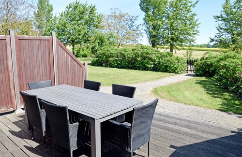 Alt Reddevitz Apartment | 02 Holiday apartment with lake view - Holiday apartments on the Reddevitzer Hövt