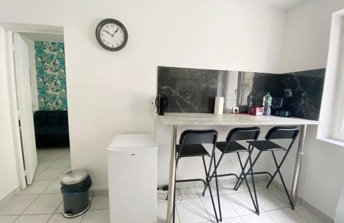 Cret de Roc Apartment | 023 CHIC & COSY F1 23m2 HYPERCENTRE WIFI SMART TV NETFLIX