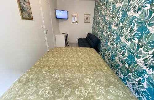 Cret de Roc Apartment | 023 CHIC & COSY F1 23m2 HYPERCENTRE WIFI SMART TV NETFLIX