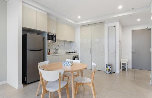 Mascot Apartment | 04M New 1BR apartment near Airport and City with Free visitor parking