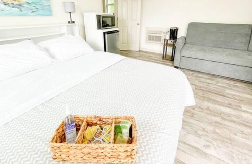 West Ocean City Resort | 05. Charming one-bedroom resort with pool