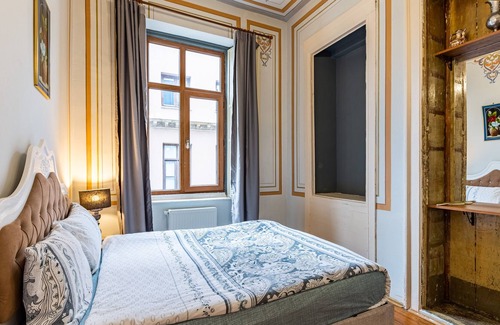 Galata Apartment | 1+1 High Ceilinged Flat with balcony, Sea view, Galata Tower