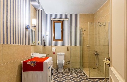 Galata Apartment | 1+1 High Ceilinged Flat with balcony, Sea view, Galata Tower