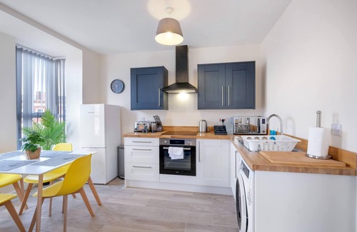 Wednesbury Apartment | 1 & 2 Bedroom Apartments by 12Stay