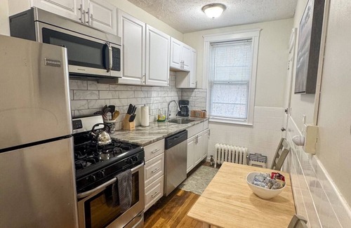 Brookline Apartment | ½ mile to Longwood Medical, Renovated, Pub Trans