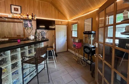 Atlanta House | 1.5 Acre 7 BR ATL Braves Stadium