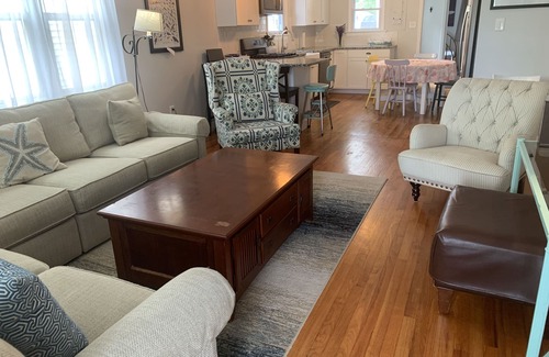 West Cape May House | 1.5 blocks to Xmas parade