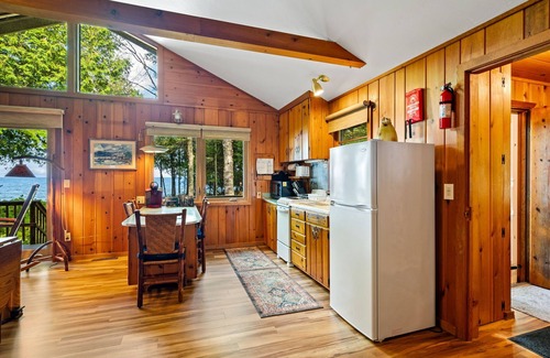 Sturgeon Bay Cottage | 1+ Acre/200 Feet of Lk Michigan Shoreline! -August 16-30 Still Avail!