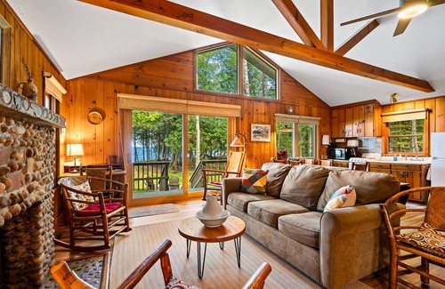 Sturgeon Bay Cottage | 1+ Acre/200 Feet of Lk Michigan Shoreline! -August 16-30 Still Avail!