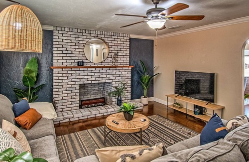 Redding House | 1 Acre 4 Bedroom 2 Bath plus Huge Game Cabin & Above Ground Sparkling Pool