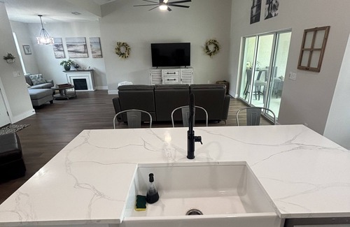 Ocala House | 1 Acre Rolling Hills Home