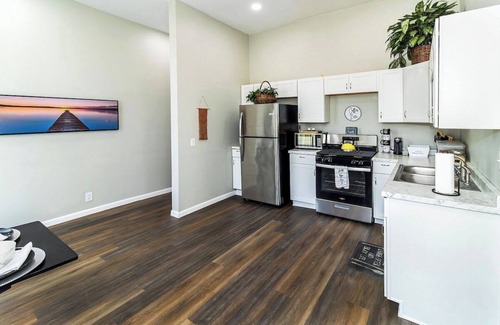 Evansville Apartment | 1 bd/1ba Apt near Haynies Corner