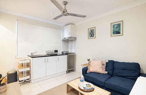 Sunnybank Apartment | 1 Bdr Apt! Train! Parking! Restaurants! 5144D1