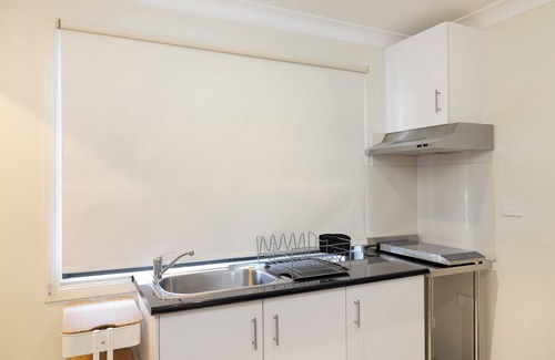 Sunnybank Apartment | 1 Bdr Apt! Train! Parking! Restaurants! 5144D1