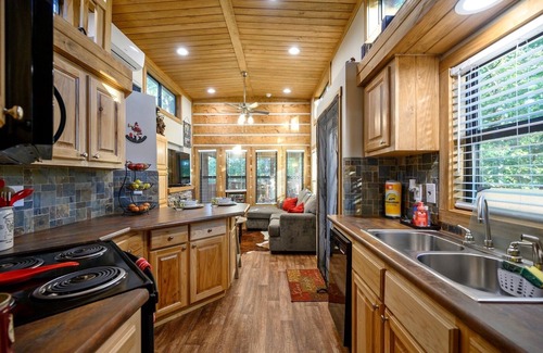 Broken Bow Cabin | 1 bdr with stunning views that backs up to Ouachita National Forest!