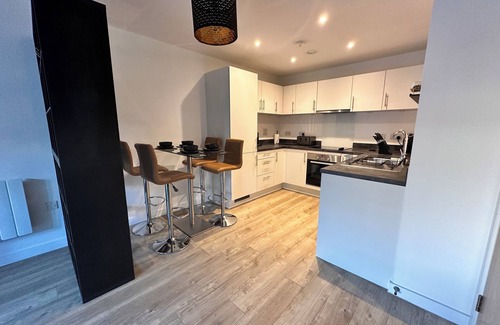 Crawley Apartment | 1 -bed Apartment Close to Gatwick Airport