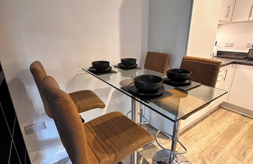 Crawley Apartment | 1 -bed Apartment Close to Gatwick Airport