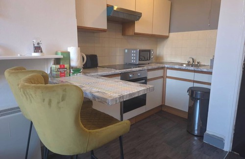 Wolverhampton Apartment | 1 Bed Apartment - Sleeps 4 - City Centre