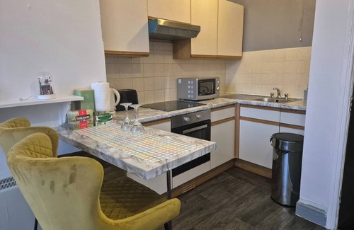 Wolverhampton Apartment | 1 Bed Apartment - Sleeps 4 - City Centre