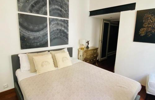 Quartier de la Porte-Saint-Denis Apartment | 1 Bed Apartment Sleeps 4 Mezzanine -WiFi -Tv