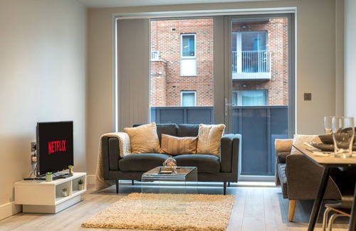 Slough Apartment | 1-Bed Apartment, Sleeps2,FreeParking,
