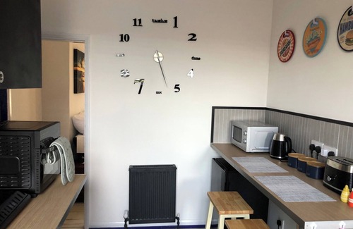 Chesterfield Apartment | 1-bed Apt, Sleeps 2, 20 Mins to Peak District