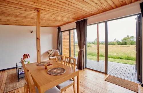 Langford House | 1 Bed Cabin - Sleeps 2 - Pets - Garden - Parking