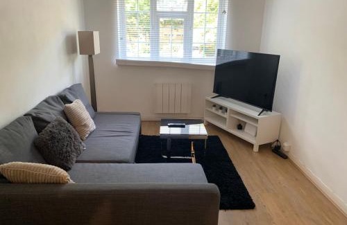 Copers Cope Apartment | 1 bed Flat Service Apartment Beckenham with Free Parking