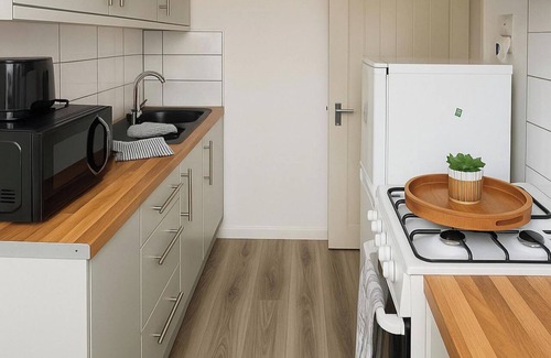 South Shields Apartment | 1 Bed Flat - Sleeps 3 - Parking - Pet friendly