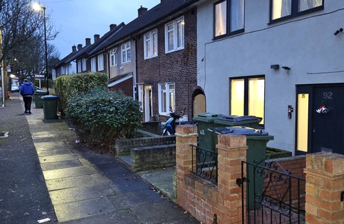 Kidbrooke with Hornfair Apartment | 1 Bed Flat - Sleeps 2 - Parking - Garden