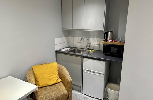 Luton Apartment | 1 Bed Flat - Sleeps 2 - Parking - Wifi