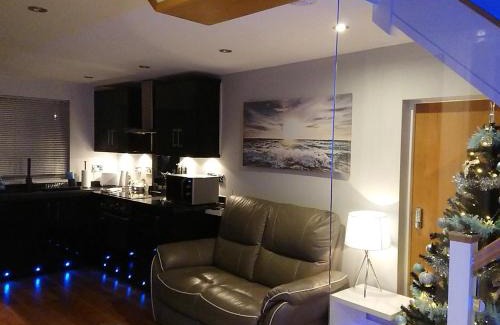 Stenalees House | 1 Bed in Charlestown 53680