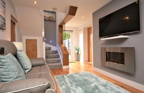 Stenalees House | 1 Bed in Charlestown 53680
