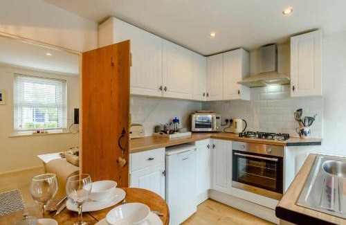 Meads House | 1 Bed in Eastbourne EHC45
