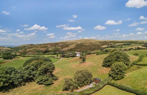 Llanddeusant House | 1 Bed in Llandeilo oc-w33068
