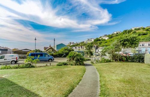 Portreath House | 1 Bed in Portreath 07540