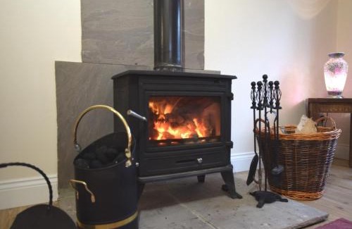 Hallington House | 1 Bed in Rochester 49414