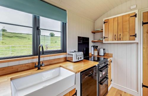 Tiverton House | 1 Bed in Uplowman 96190