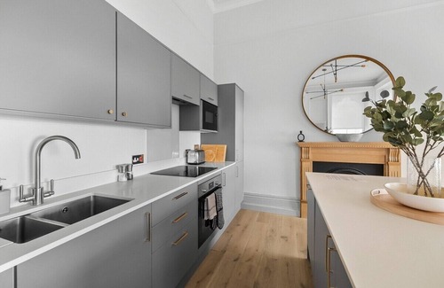 Plymouth House | 1 Bed - Napier by Pureserviced