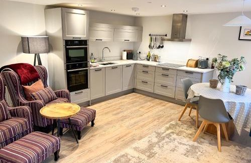 Staunton House | 1-BedCottage ModrnKitchen CarCharging Tv Wifi
