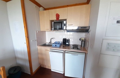 Besse-et-Saint-Anastaise Apartment | 1 Bedroom Apartment In Besse-Et-Saint-Anastaise
